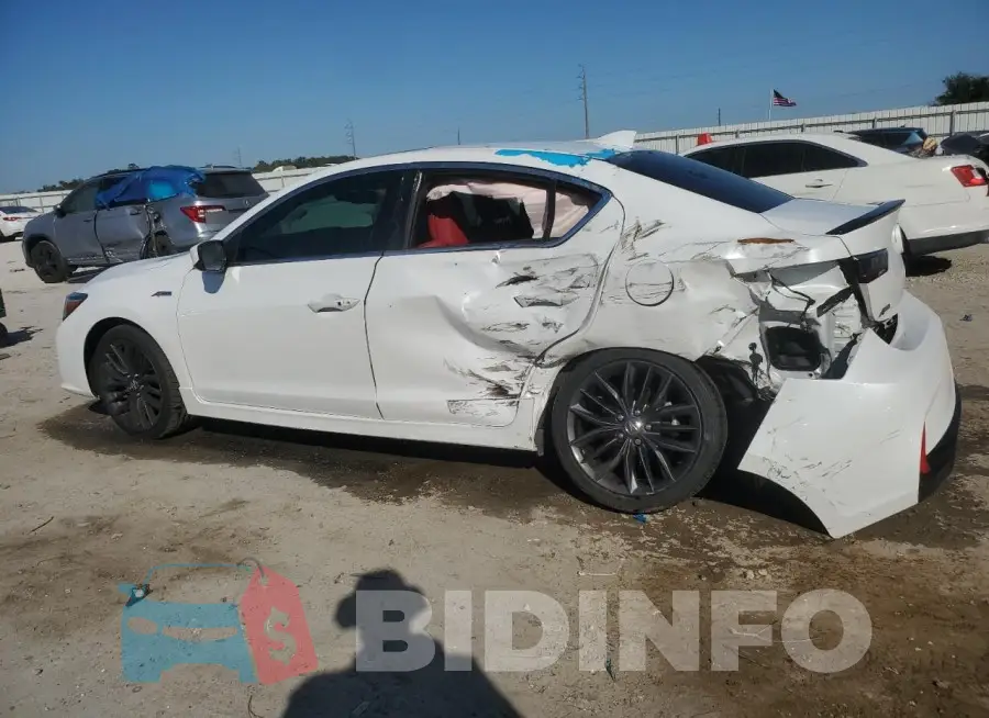 19UDE2F84NA008472 Photo# 2