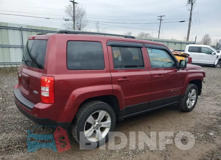 1C4NJRFB4HD152139 Photo# 3