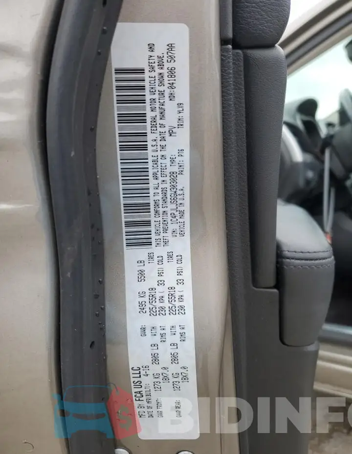 1C4PJLJS6GW303028 Photo# 13