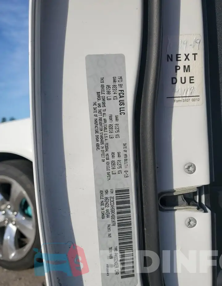2C3CDXHG6KH681070 Photo# 12
