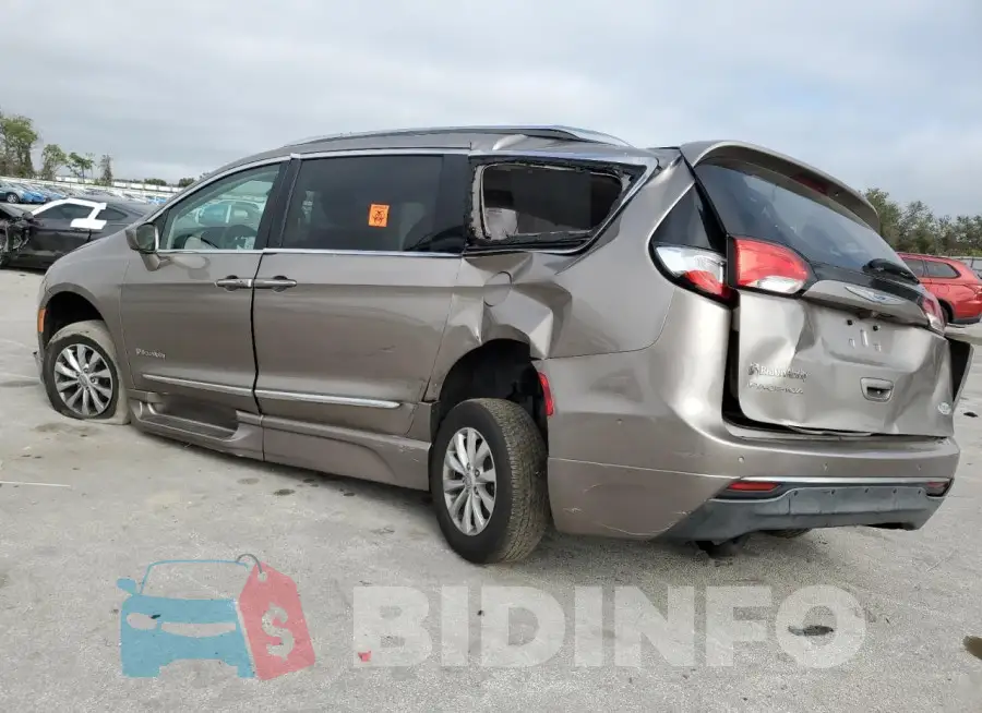2C4RC1EG1JR168134 Photo# 2
