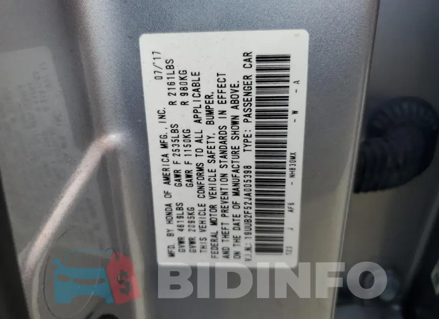 19UUB2F52JA005398 Photo# 12