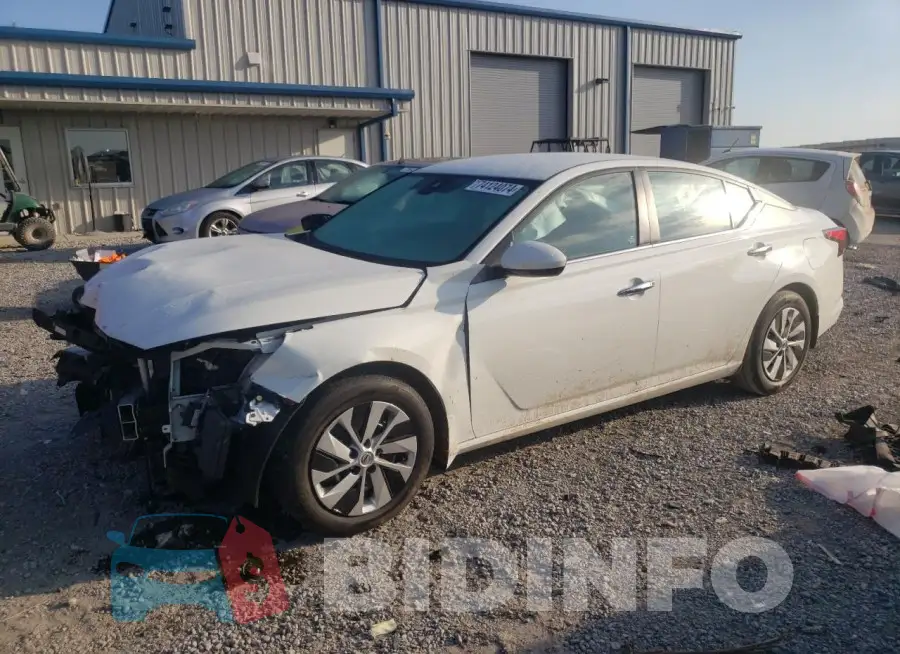 1N4BL4BV2PN335196 Photo# 1