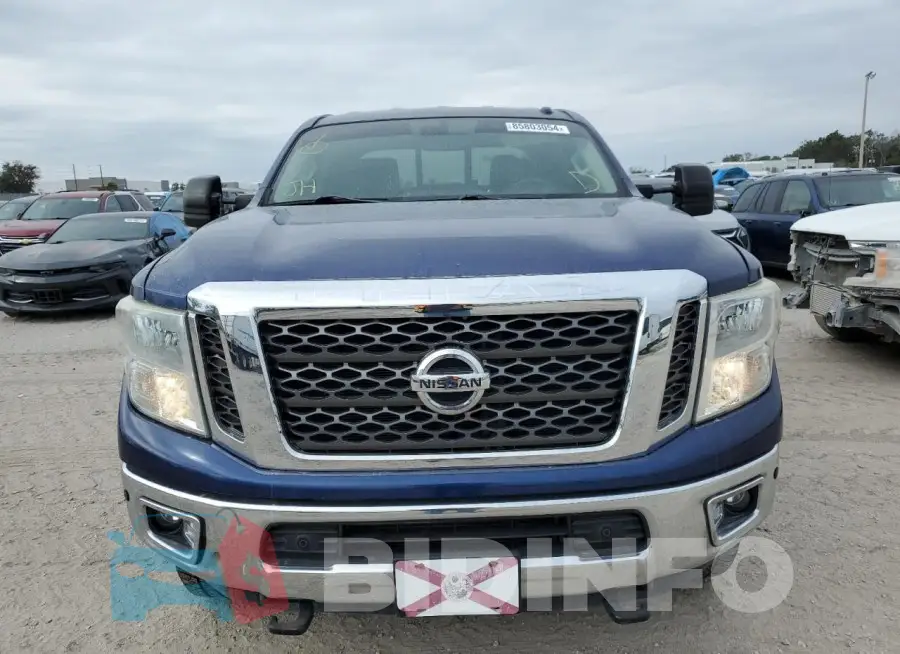 1N6BA1F25HN514572 Photo# 5