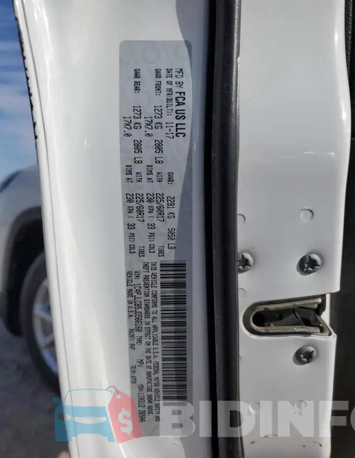 1C4PJLCB5JD566160 Photo# 13
