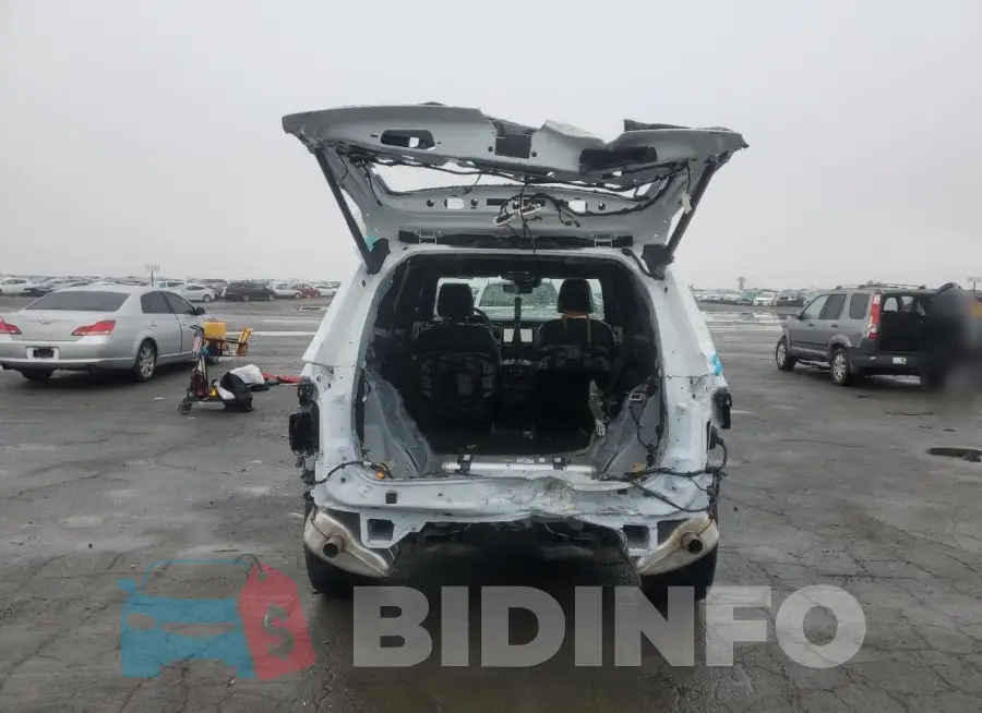 1C4RJKET9P8912883 Photo# 6