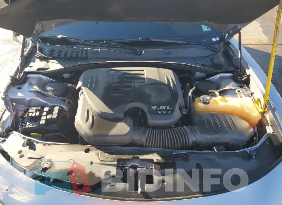 2C3CDXBG5JH186107 Photo# 11