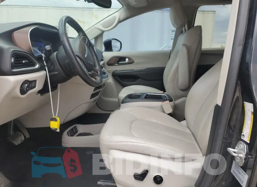 2C4RC1EG9HR578562 Photo# 7