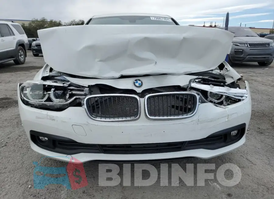 WBA8E1G59JNU93237 Photo# 5