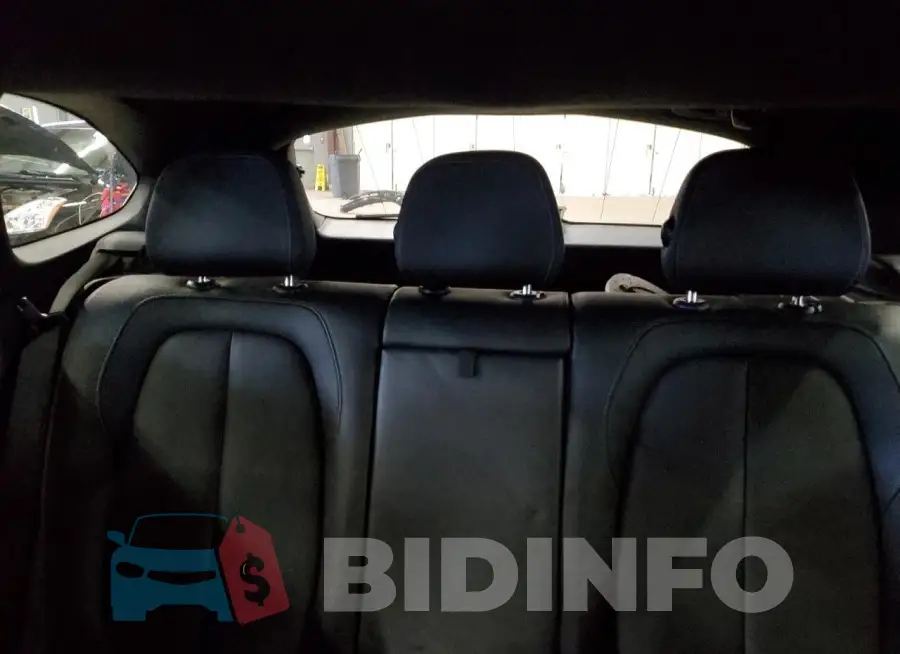 WBXHT3C32GP883766 Photo# 10