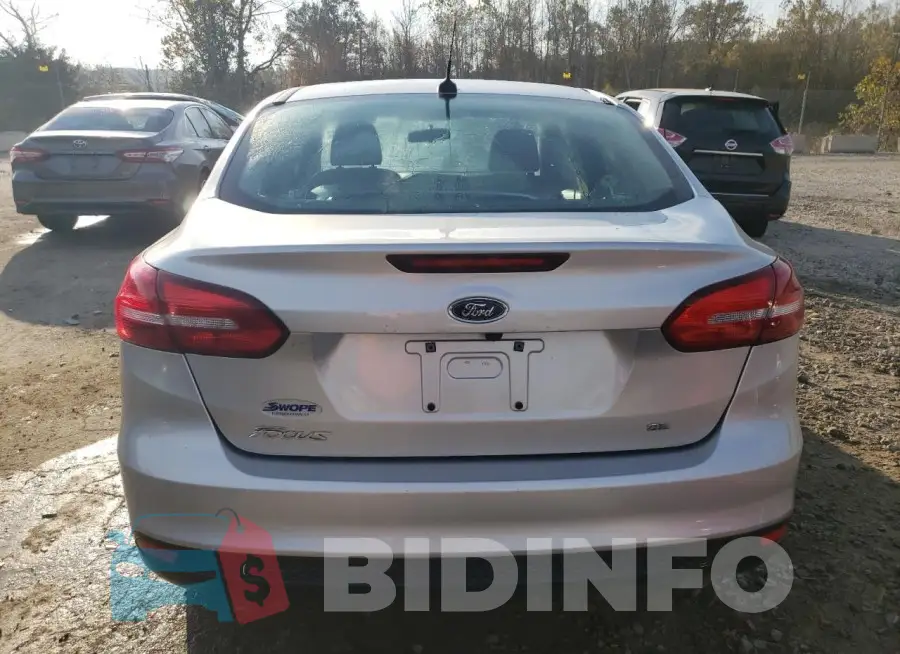 1FADP3F27JL267942 Photo# 6