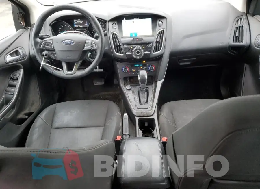 1FADP3M21HL311513 Photo# 8