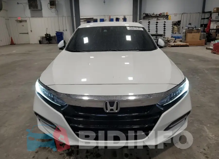 1HGCV3F13KA010987 Photo# 5