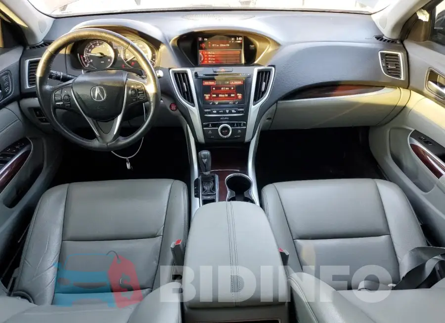 19UUB1F3XHA010884 Photo# 8