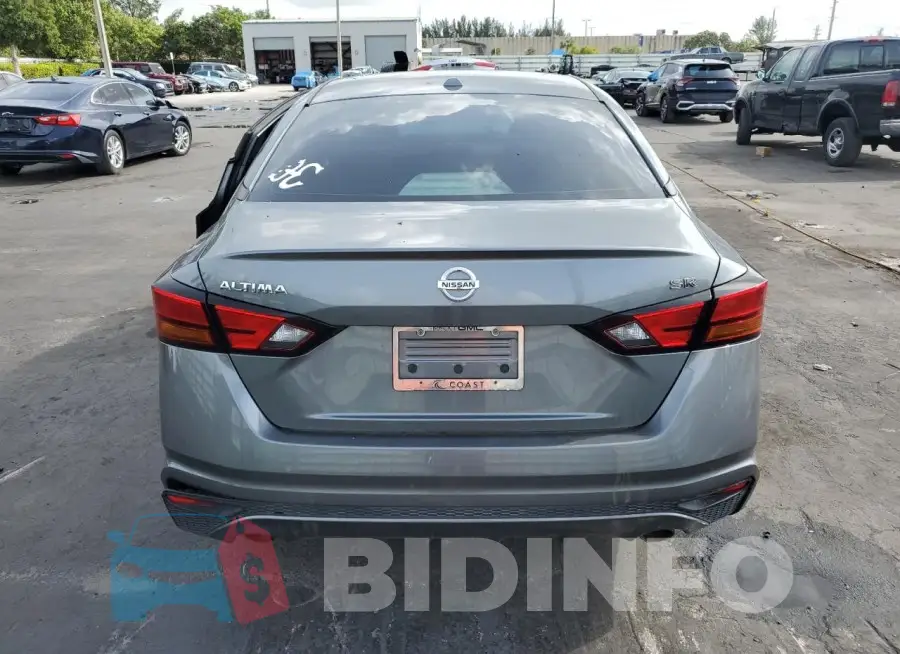 1N4BL4CV2KC183939 Photo# 6