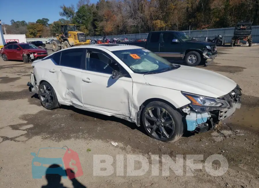 1N4BL4CV6MN380894 Photo# 4