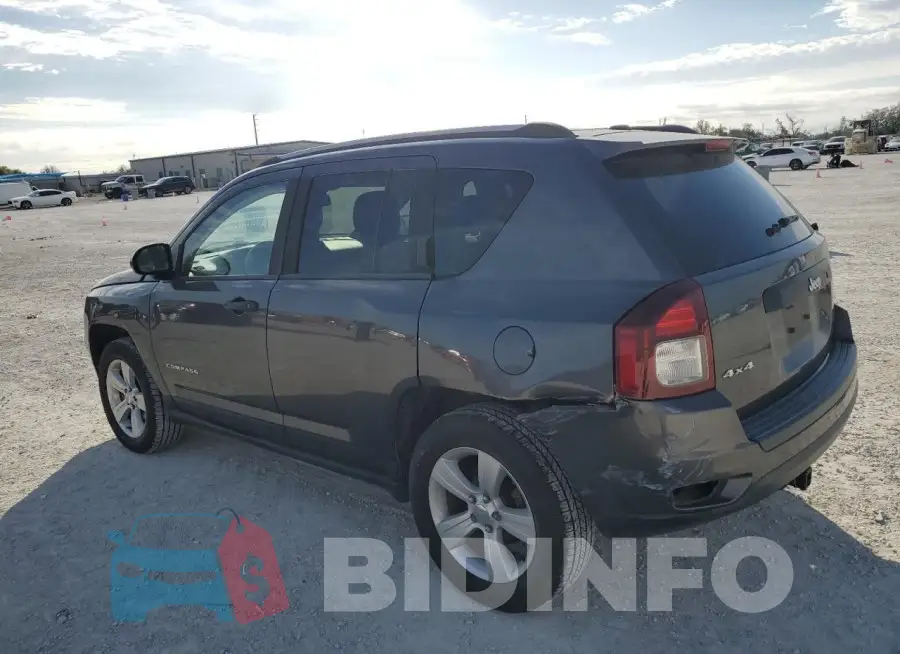 1C4NJDBBXGD523537 Photo# 2