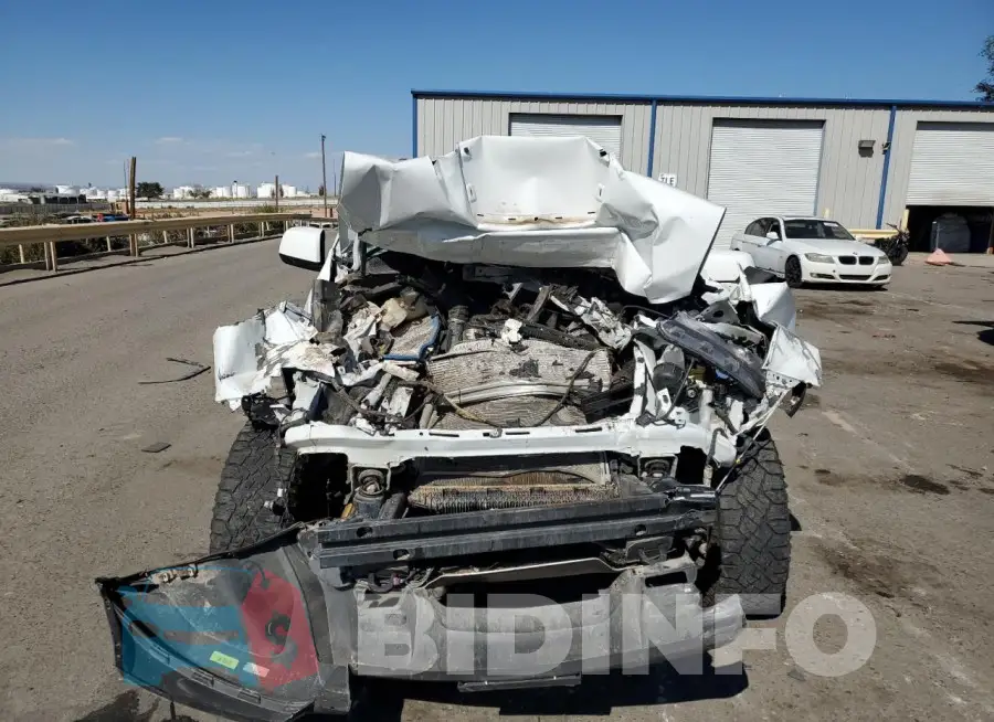1GCPTEE16J1179886 Photo# 5