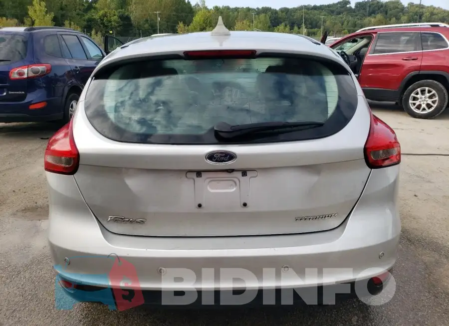 1FADP3N29JL327091 Photo# 6