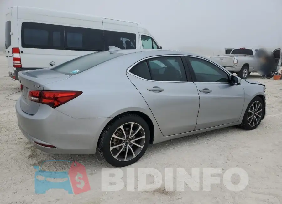 19UUB1F32HA010152 Photo# 3