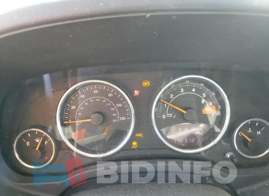 1C4NJDEBXGD631152 Photo# 9