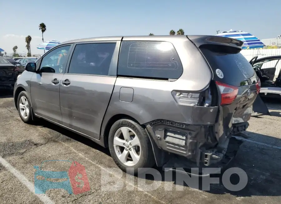 5TDZZ3DC6HS855152 Photo# 2