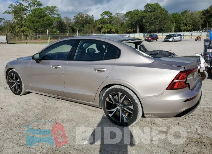 7JRL12TK2PG239426 Photo# 2