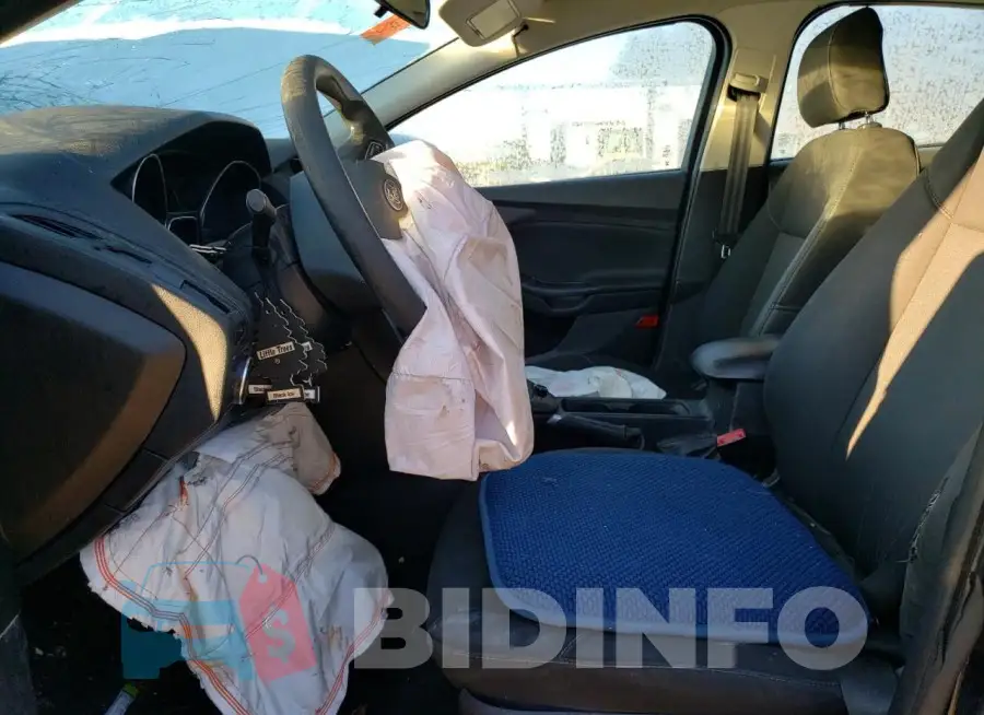 1FADP3F28HL321517 Photo# 7
