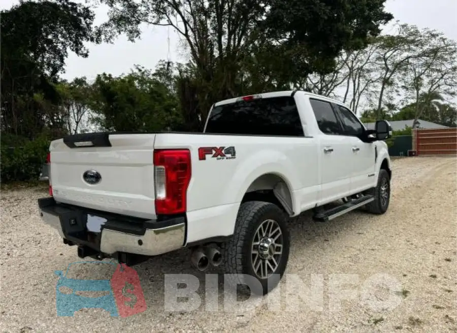 1FT7W2BT2JEB47005 Photo# 4