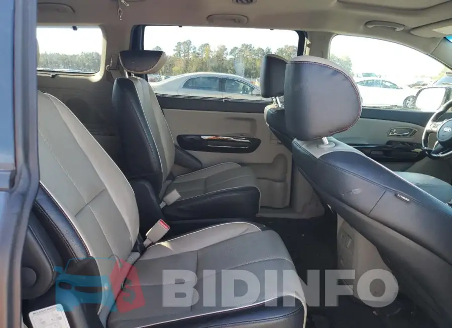 KNDMC5C13K6558435 Photo# 11