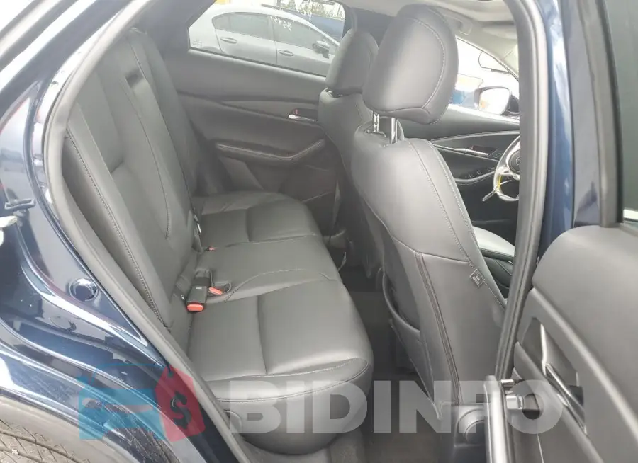 3MVDMBAY2MM272086 Photo# 11