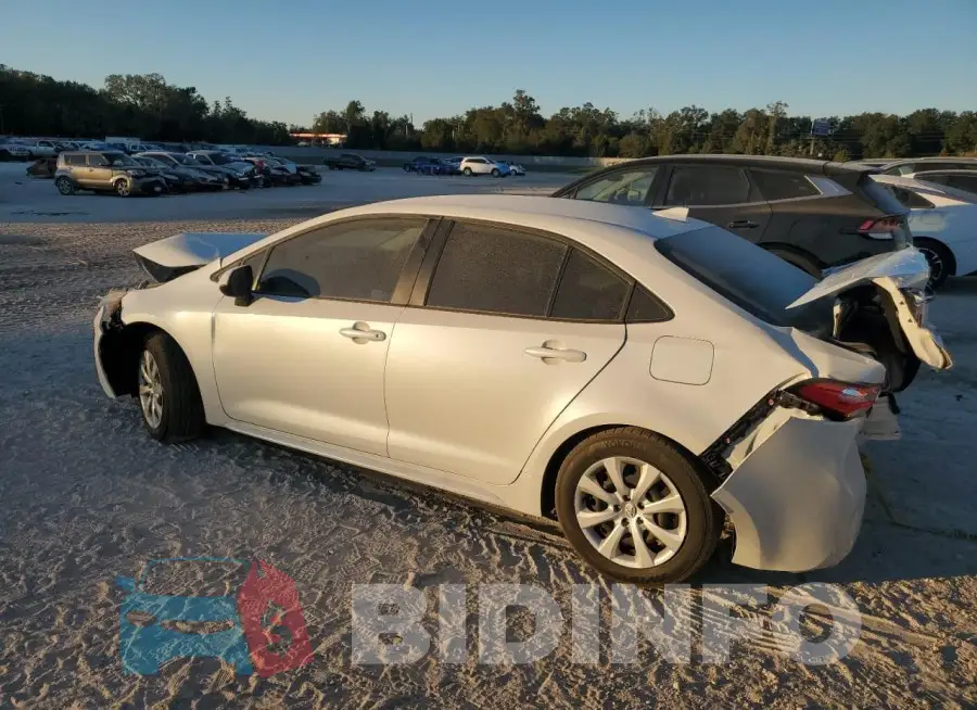 JTDBCMFE3R3046444 Photo# 2