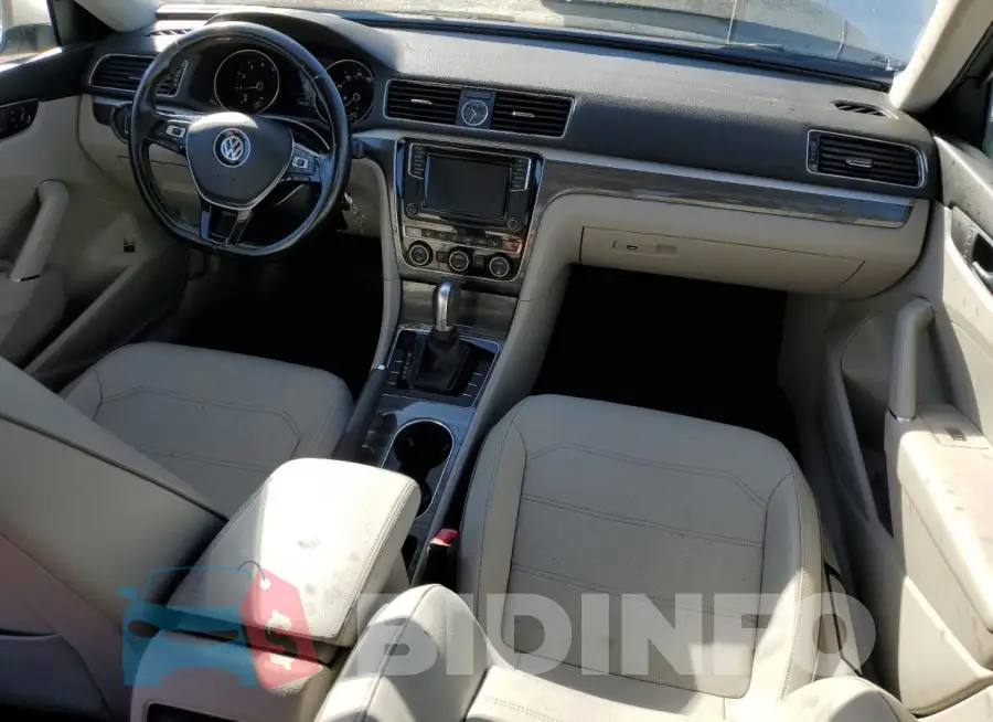 1VWBS7A36GC065543 Photo# 8