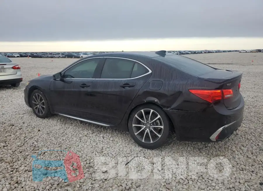 19UUB2F55JA001443 Photo# 2