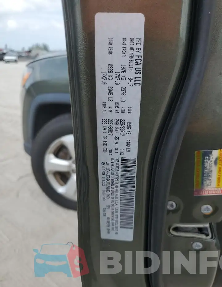 3C4NJCBBXJT124686 Photo# 13