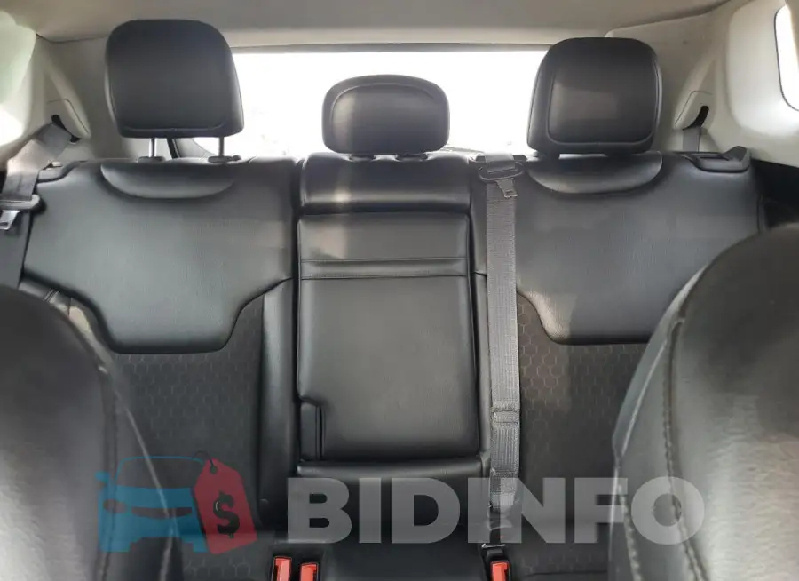 3C4NJDBB8HT632106 Photo# 10