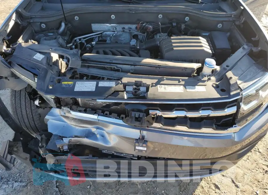 1V2MR2CA2KC586627 Photo# 12