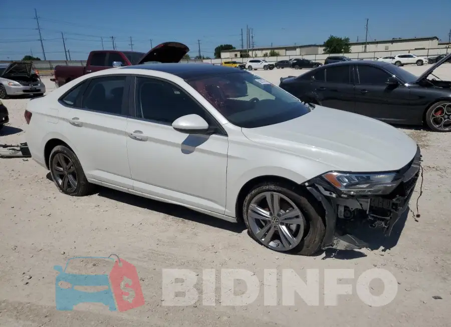 3VW7M7BU3RM032508 Photo# 4