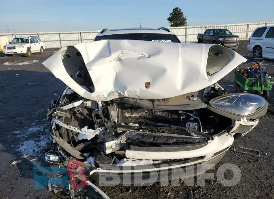 WP1AA2A50MLB15661 Photo# 5