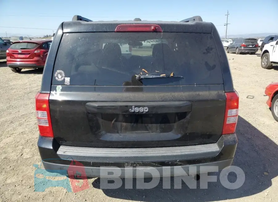 1C4NJPBB1GD748043 Photo# 6