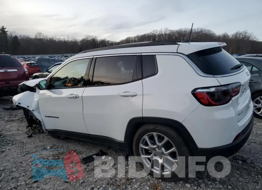 3C4NJDFB8NT211427 Photo# 2