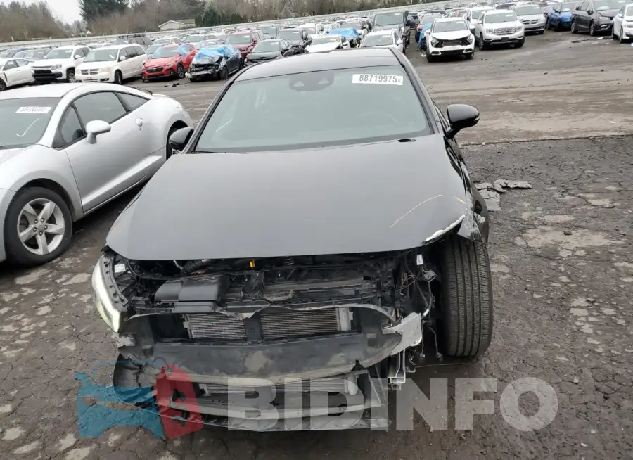WDD3G4FB2KW001827 Photo# 5