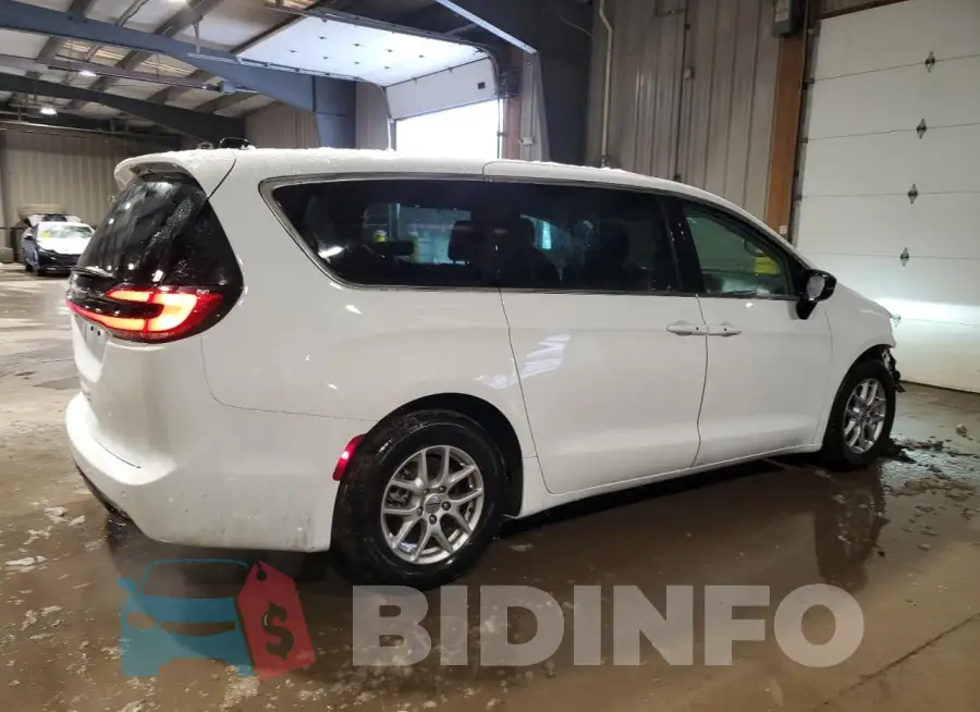 2C4RC1BG2RR176226 Photo# 3