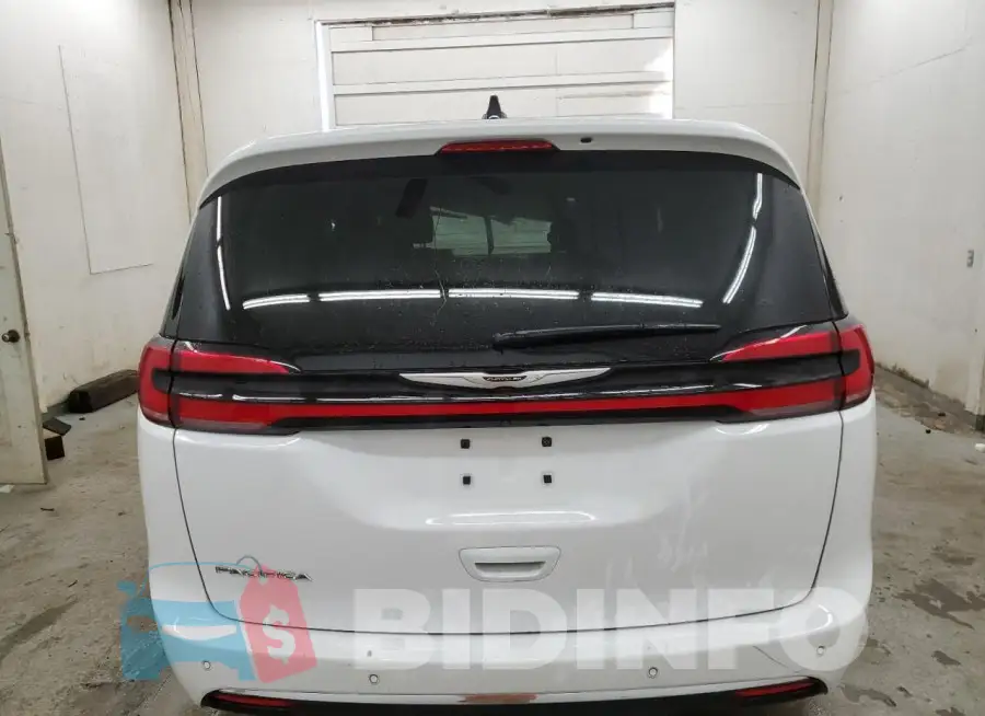 2C4RC1BG8RR152125 Photo# 6