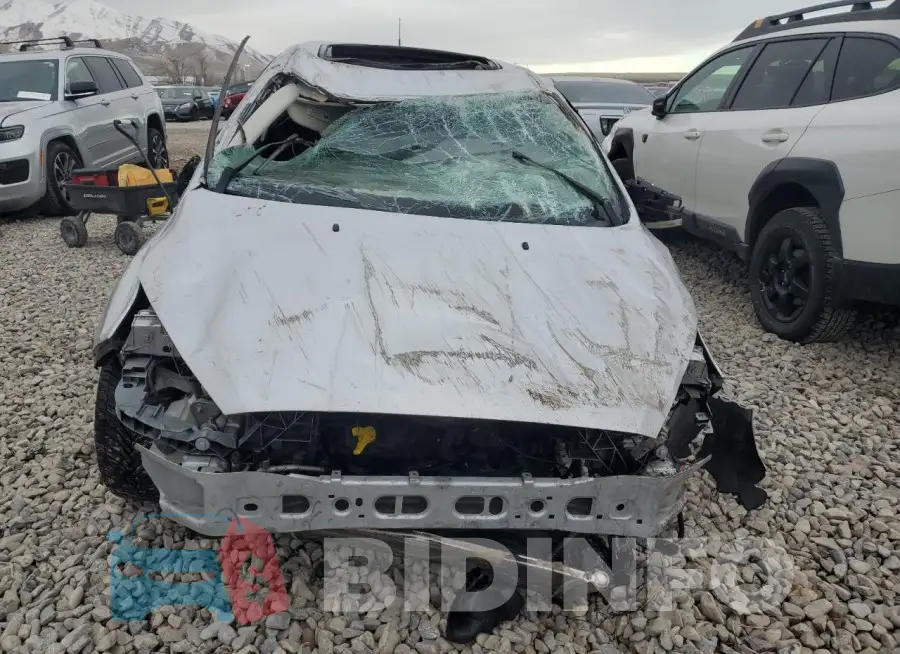 1FADP3M21JL211563 Photo# 5