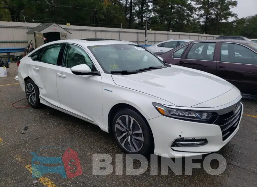1HGCV3F60JA000444 Photo# 4