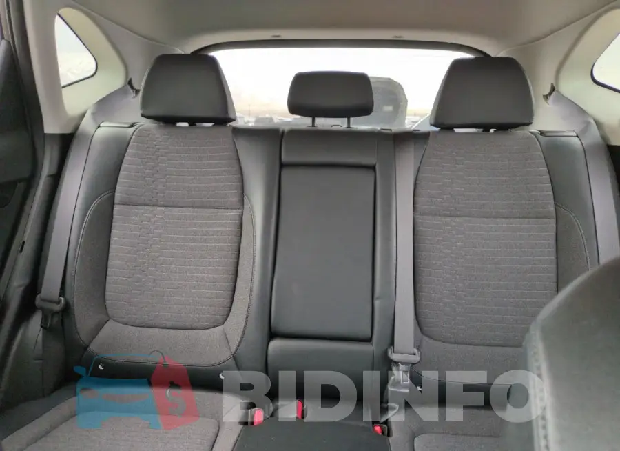 KNDEUCAAXM7161374 Photo# 10