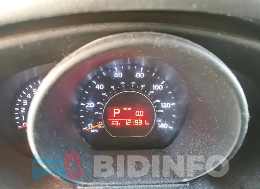 KNDJN2A28H7467784 Photo# 9
