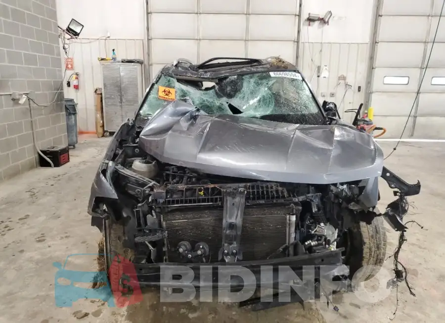 1V2MR2CA8JC504303 Photo# 5