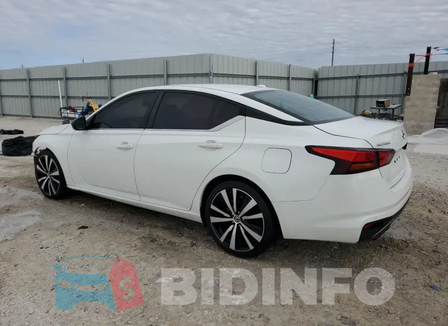 1N4BL4CV8LN302244 Photo# 2